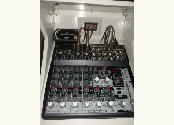 Mesa de som 1202 Bhering