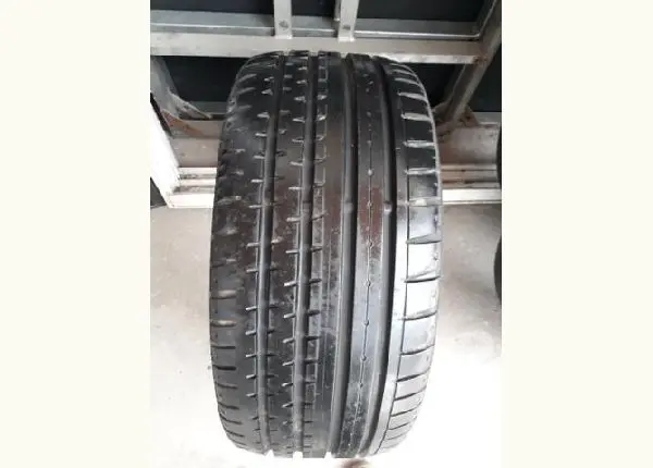 Pneu aro 17 215/35 (quase novo)