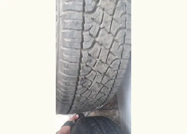 Pneu 245-65-17 pirelli