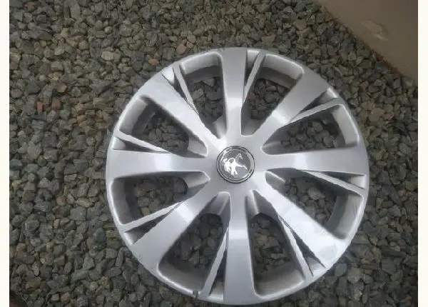 Jogo calota original Peugeot 208 aro 15 usadas
