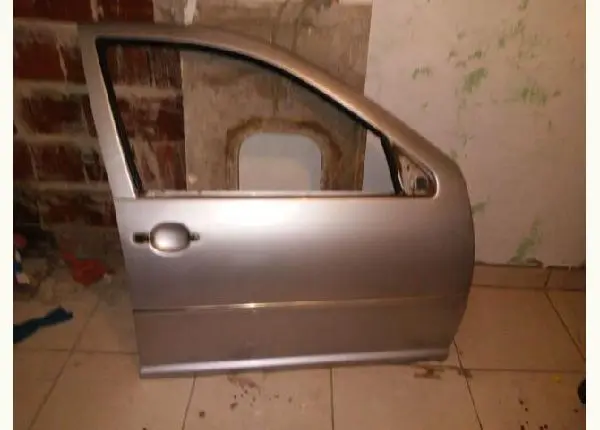 Vendo porta do bora 2001 e os modulo cidro eletrico