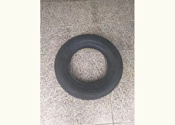Vendo dois pneus novos!!