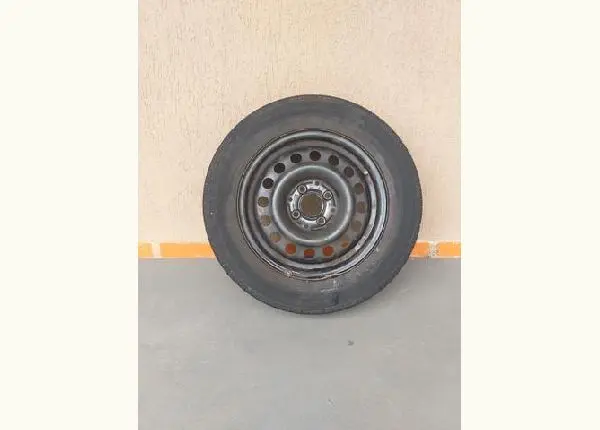 Roda de ferro com pneu aro 14 185/65/14