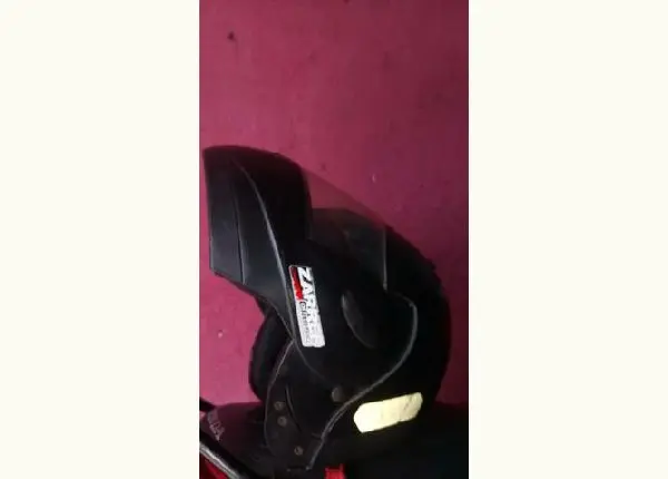Vendo capacete $120 bem conservado