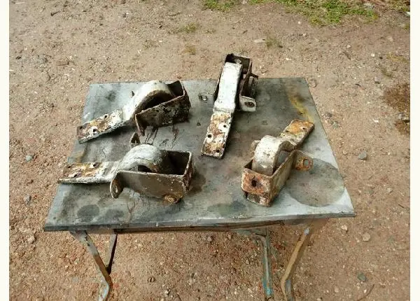 Vendo dois par de Dobradiça da porta F-1000 F-4000 F-350 E FORD F-11000
