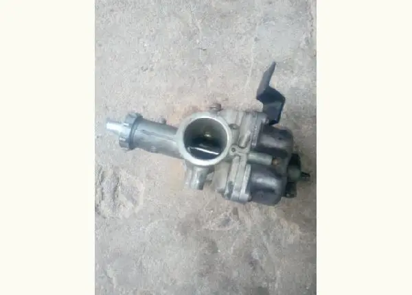 Vendo um carburador Titan 150
