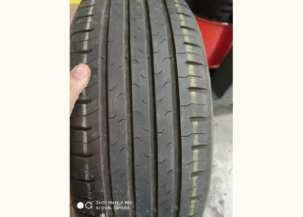 10x cartão sem juros!!!Raridade!!!pneu 215/60-17 continental com + de 80% de vida útil