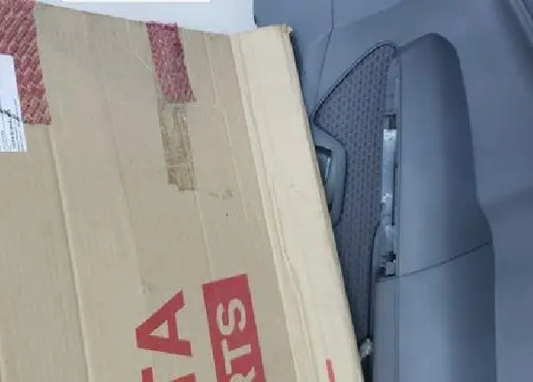 Forro da porta traseira lado esq Toyota Hilux 2016 a 2018