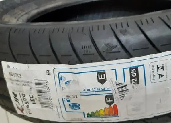 Vendo pneu novo Renault Kwid 180 Reais