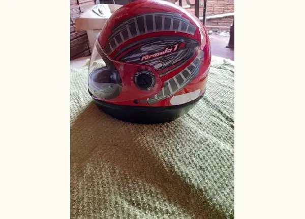 Capacete top