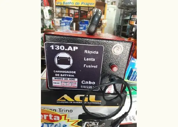 Carregador de bateria. Chupa Cabra