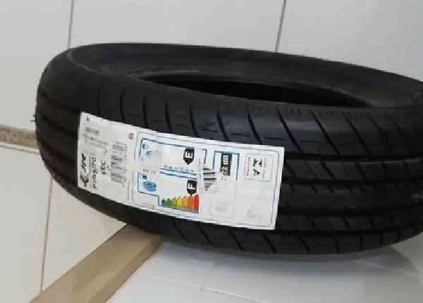 Vendo pneu novo Renault Kwid 180 Reais