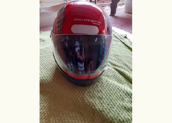 Capacete top
