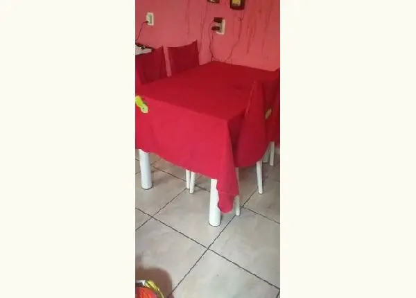 Mesa de marmore 4 cadeiras