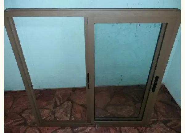 Vendo essa janela de alumínio