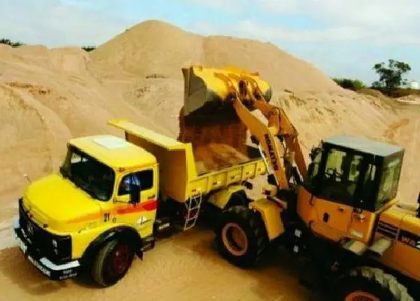 Pedra e areia, entrega amanhã