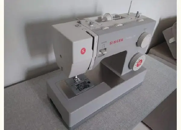Máquina de costura doméstica Singer