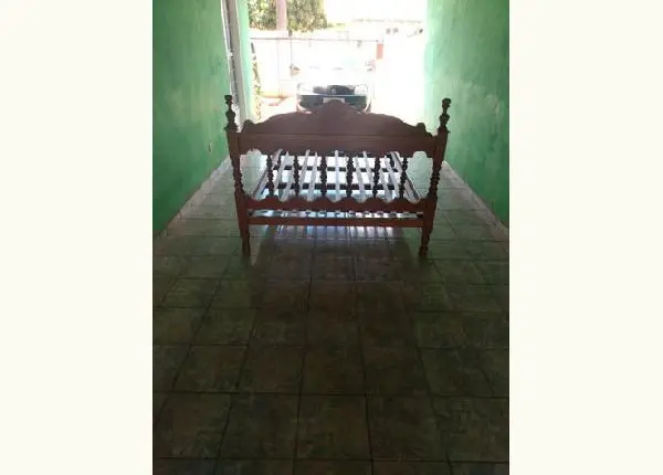 Cama de madeira