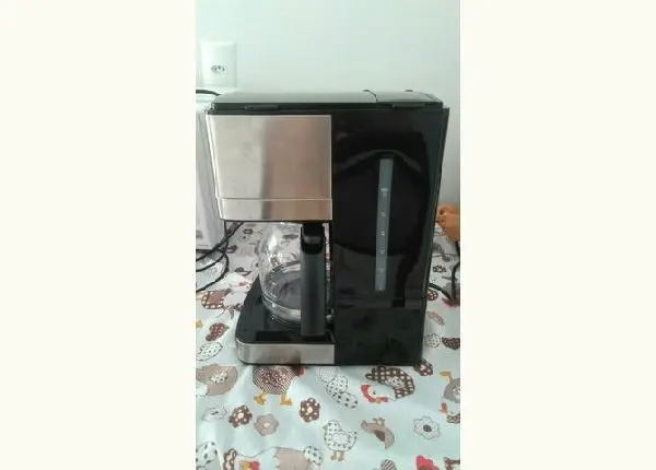 Vende-se uma cafeteira