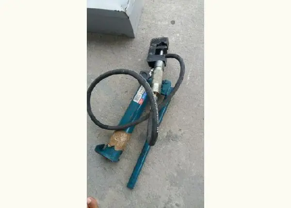 Vendo prensa de terminal valor 750