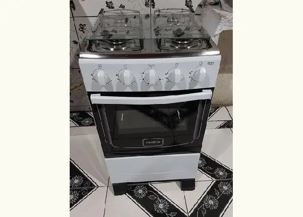 Perfeito fogão de 4 bocas SEMI NOVO