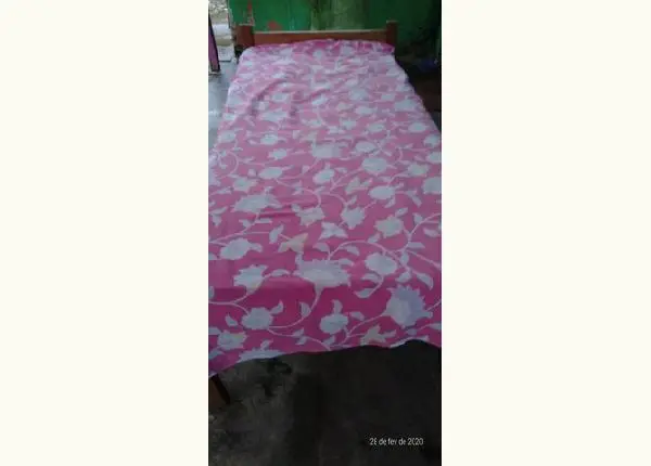 Cama de solteiro semi nova