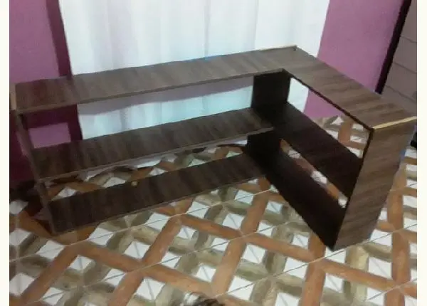 Prateleira de canto