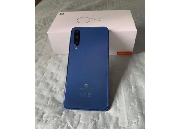 Xiaomi Mi 9 SE + AirDots (Fone Bluetooth)
