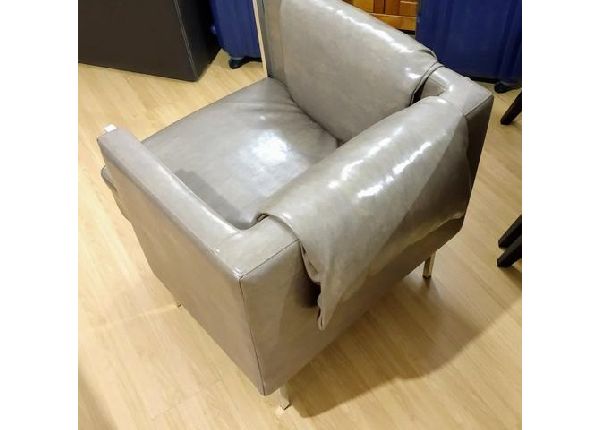 Poltrona Cadeira Sala de Estar - pés em alumínio polido