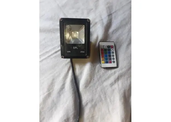 Refletor de led Rgb com acontrole