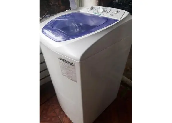 Vendo máquina Electrolux de 6kg faço entrega