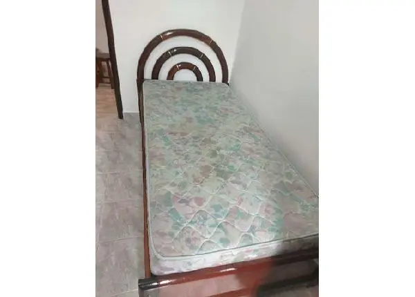 Cama de solteiro com colchão