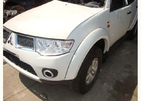 Triton 2015 sucata para retirada de peças