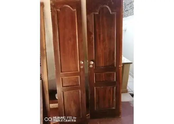 Voando porta maciça de imbuía