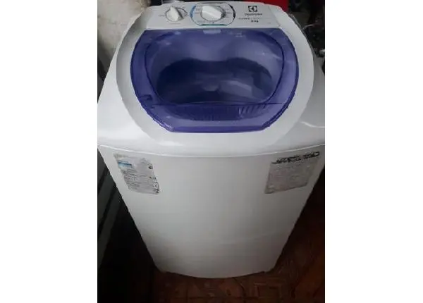 Vendo máquina Electrolux de 6kg faço entrega