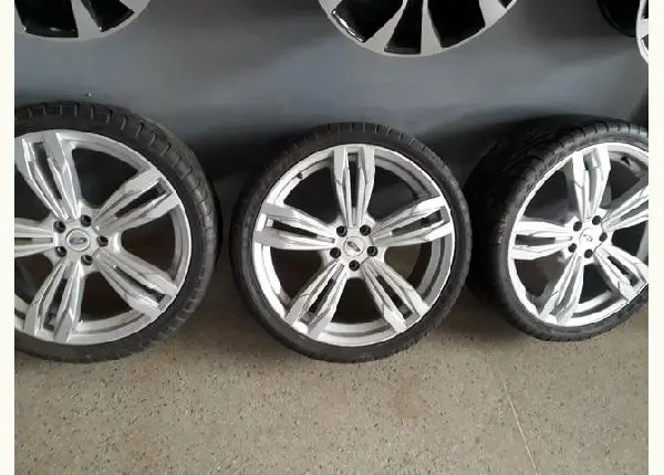 Rodas aro 20 com pneus muito novos