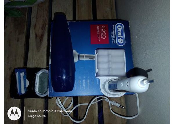 Escova elétrica Oral B