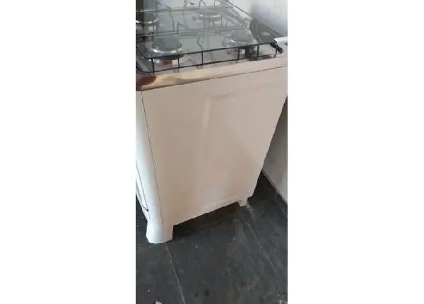 Vendo fogão Esmaltec 4 bocas