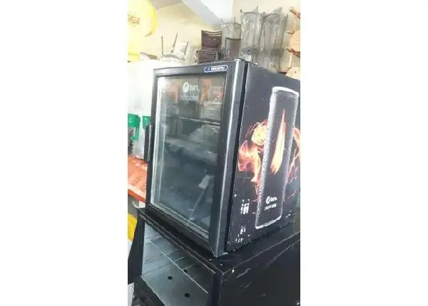 Refrigerador vertical porta de vidro 110L, Metalfrio