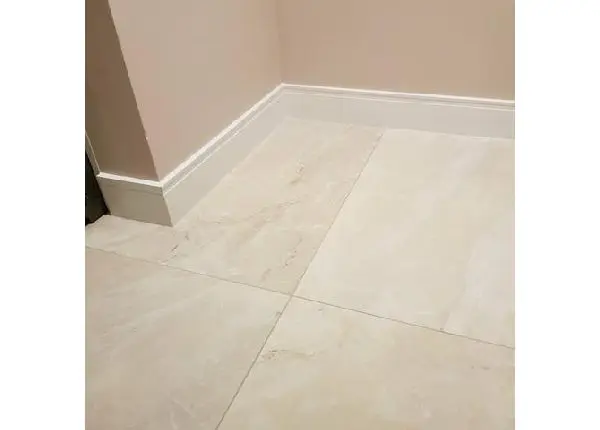 Rodapé 12 cm altura Branco Novo na caixa