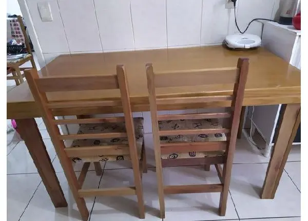 Mesa de jantar com 6 cadeiras