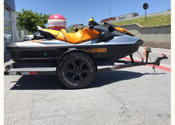 Carretinha para jet ski personalizada