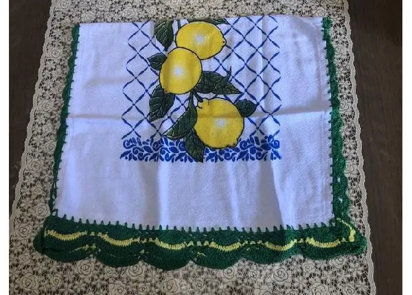 Panos de pratos com barrinha de crochê ???