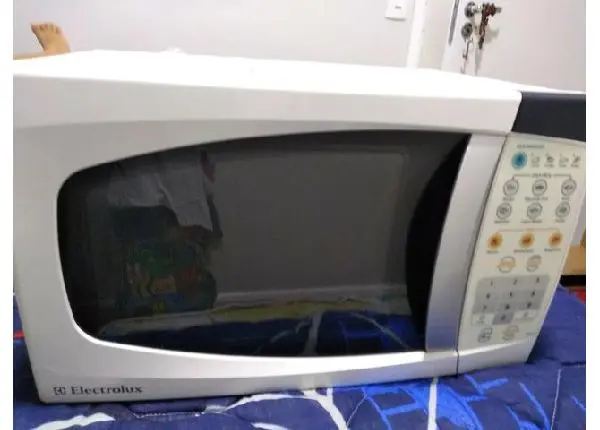 Vendo microondas funciona
