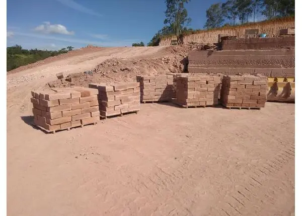 Pedras grés direto da pedreira sem intermediários