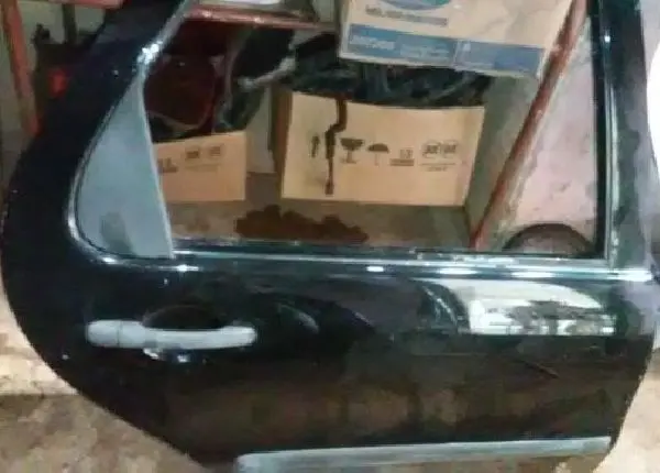 Portas Lado Direito e esquerdo Dianteira e traseira * zap