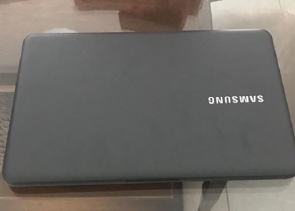 Notebook Samsung i5 4gb de Ram 1TB
