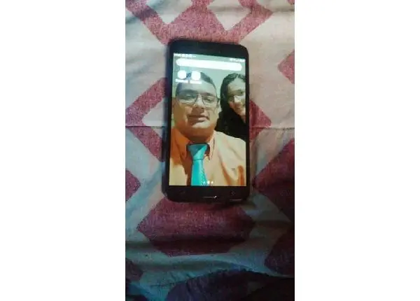 Vendo esse celular