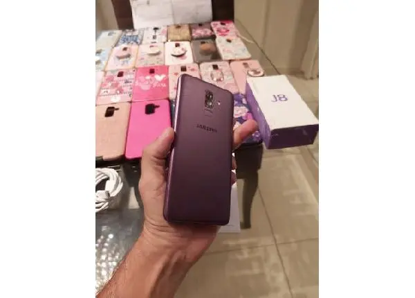 Vendo J8 e A10 com NF e todos acessórios