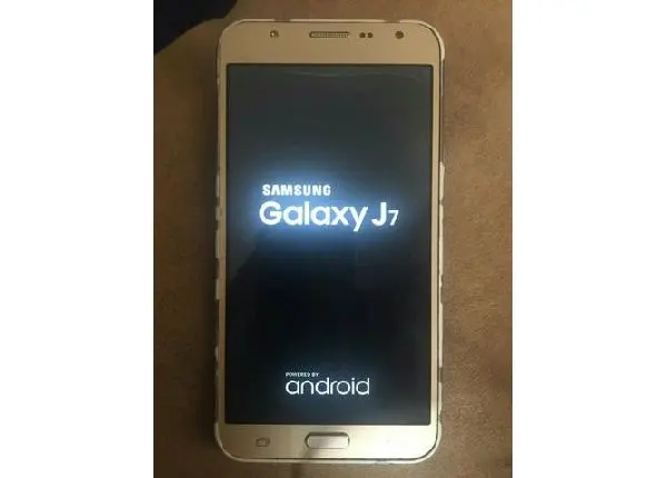 Samsung J 7